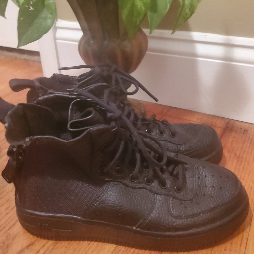 Nike SF Air Force 1 Mid Leather Triple Black Heel Zip Sneakers Youth Size 4Y